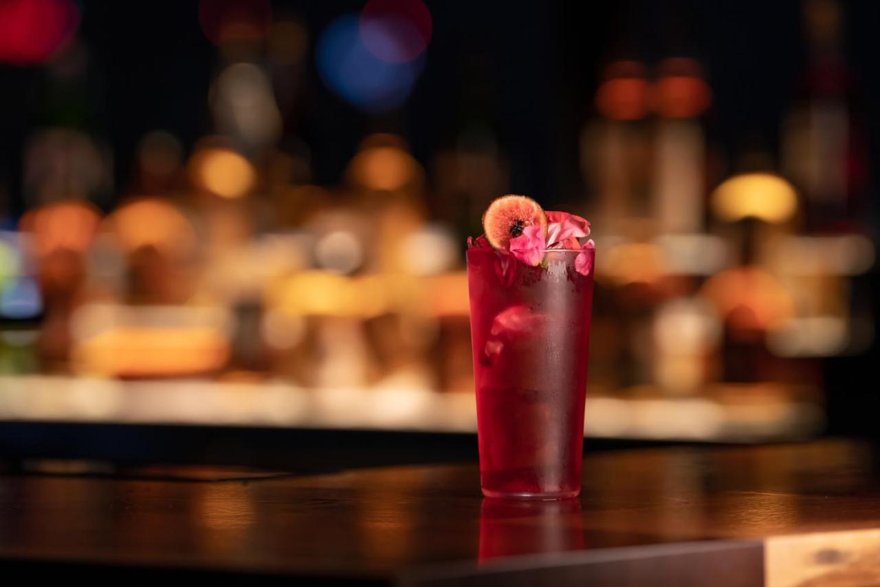 Hyatt Centric Kanazawa Eksteriør billede A Sea Breeze cocktail