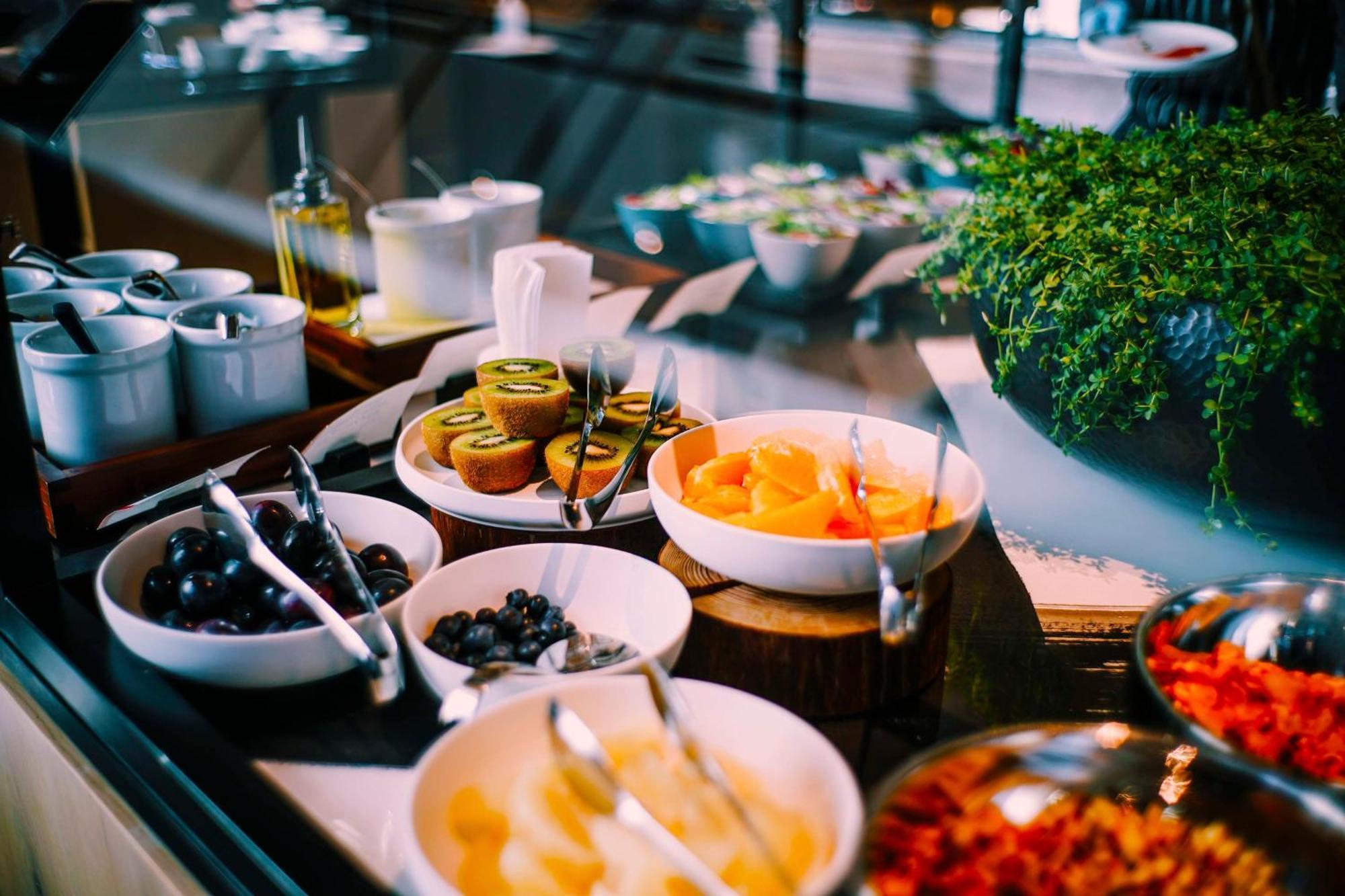 Hyatt Centric Kanazawa Eksteriør billede A buffet at a hotel