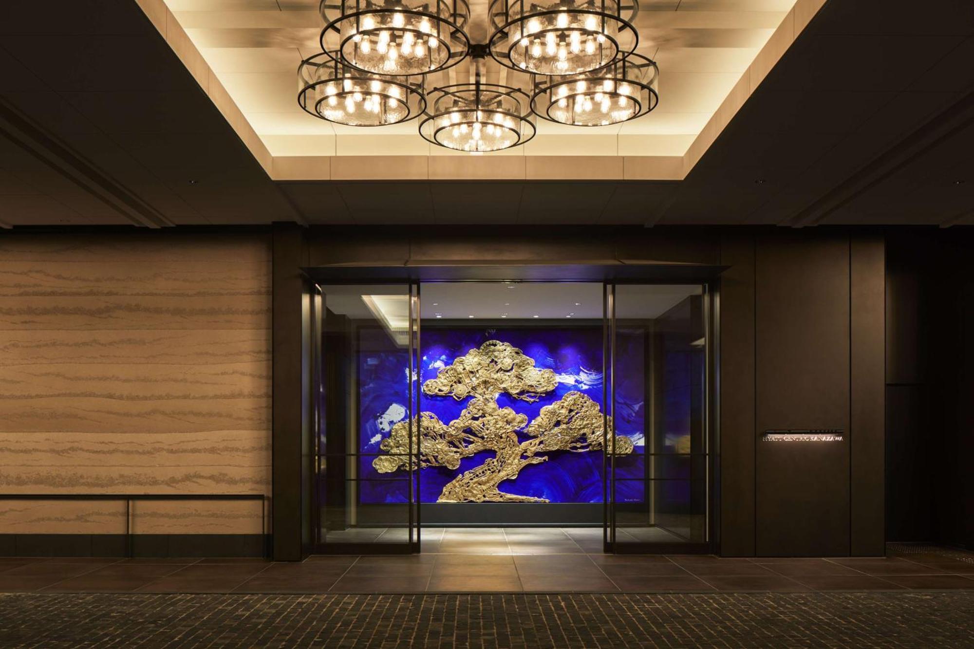 Hyatt Centric Kanazawa Eksteriør billede Entrance to the hotel