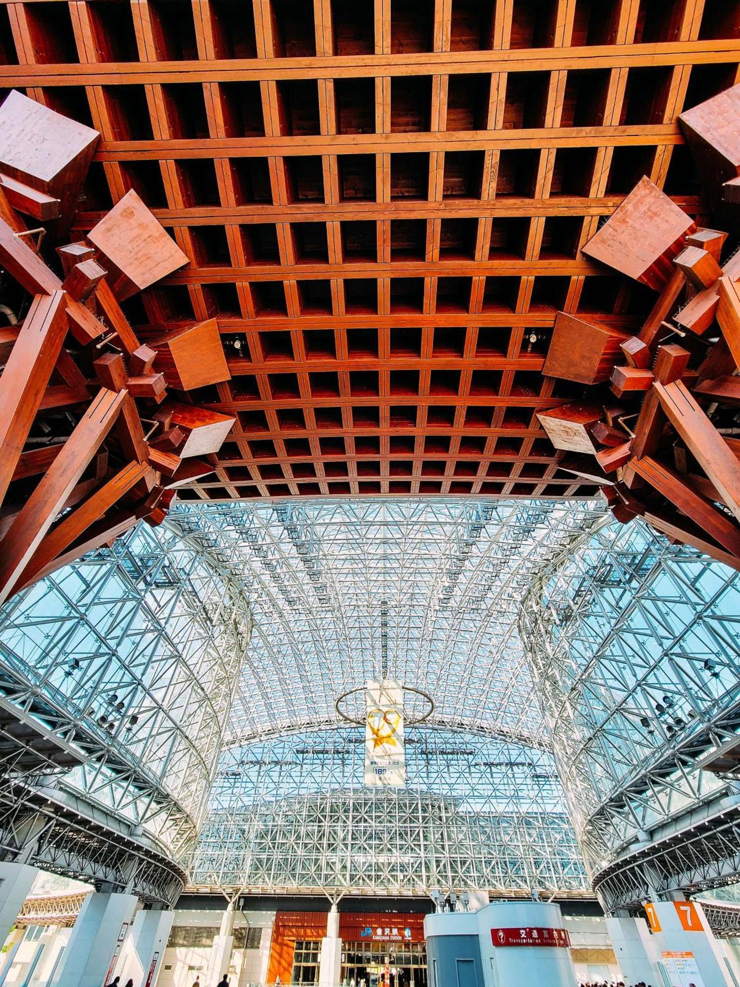 Hyatt Centric Kanazawa Eksteriør billede The ceiling of the main atrium